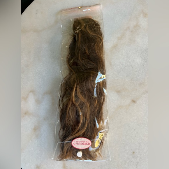 LullaBellz Faux Wavy Pony - Blondette Honey Brown with Blonde Highlights - Picture 9 of 9